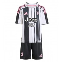 Fotbalové Dres Juventus Jonathan David #30 Dětské Domácí 2025-26 Krátký Rukáv (+ trenýrky)